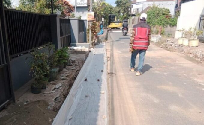 Pelebaran Jalan Adi Wijaya Kepanjen Diperkuat Rabat Beton, Ditargetkan Rampung Agustus 2026 – Detiktoday.com