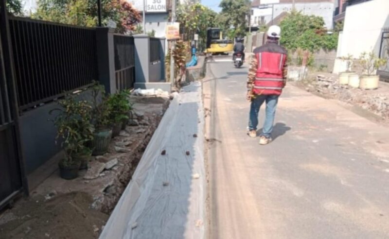 Pelebaran Jalan Adi Wijaya Kepanjen Diperkuat Rabat Beton, Ditargetkan Rampung Agustus 2026 – Detiktoday.com
