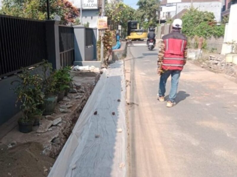 Pelebaran Jalan Adi Wijaya Kepanjen Diperkuat Rabat Beton, Ditargetkan Rampung Agustus 2026 – Detiktoday.com