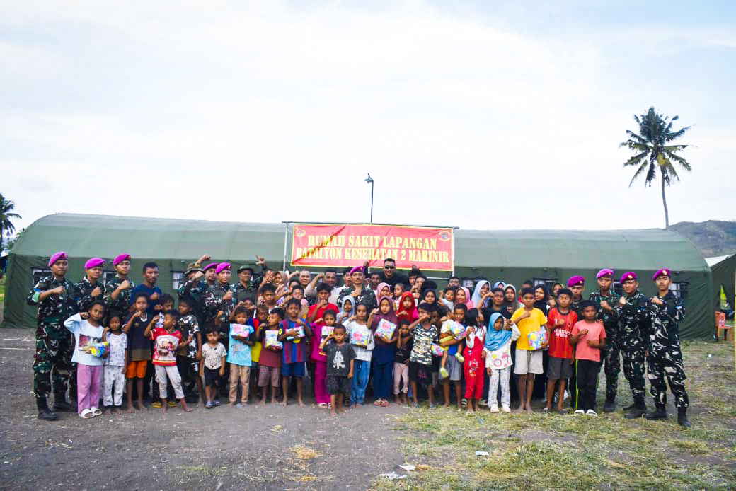 Berbagi Keceriaan Bersama Anak-Anak Pengungsi Korban Gempa NTT