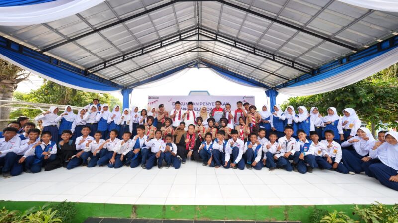 Pertamina Patra Niaga Regional Sumbagsel Serahkan Dukungan Ruang Kelas Darurat untuk SMPN 19 Kota Bengkulu – Detiktoday.com