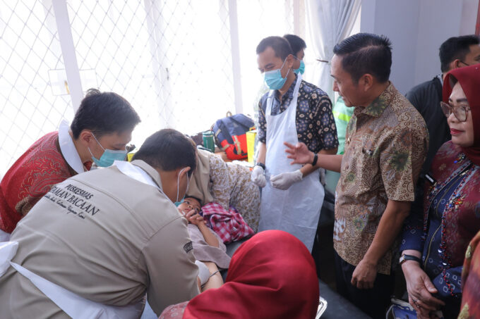 Khitanan Gratis GUIM, Ratu Dewa Ajak Organisasi Sosial Perkuat Kepedulian – Detiktoday.com