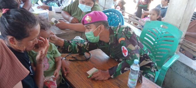 BANTU PEMULIHAN TRAUMA DAN KESEHATAN WARGA, SATGAS GULBENCAL TNI AL GELAR TRAUMA HEALING DAN YANKES DI NTT