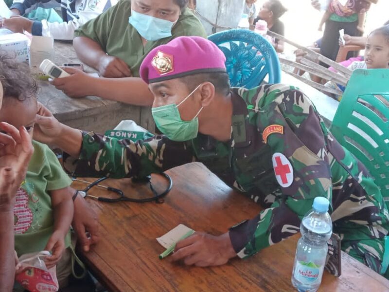 BANTU PEMULIHAN TRAUMA DAN KESEHATAN WARGA, SATGAS GULBENCAL TNI AL GELAR TRAUMA HEALING DAN YANKES DI NTT