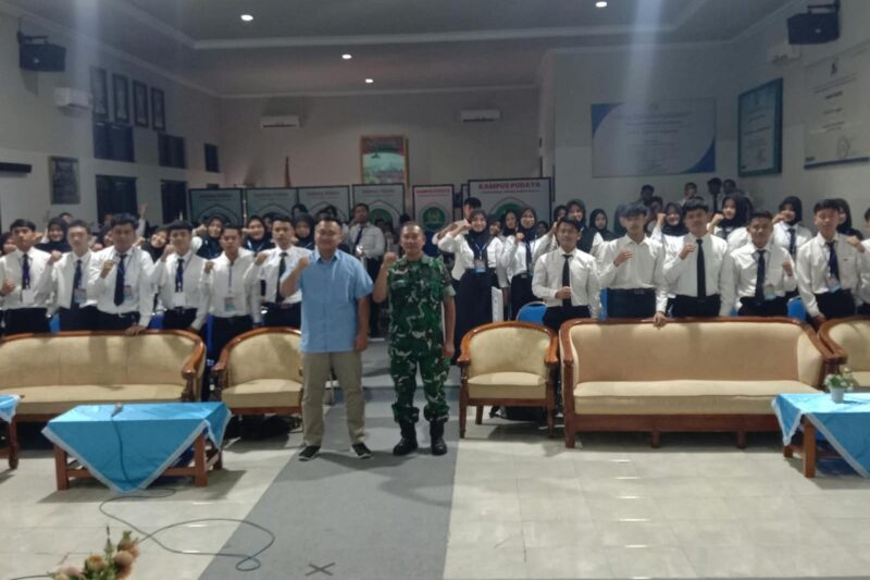 Danramil 0806-01/Trenggalek Bekali 155 Mahasiswa Baru Wawasan Bela Negara