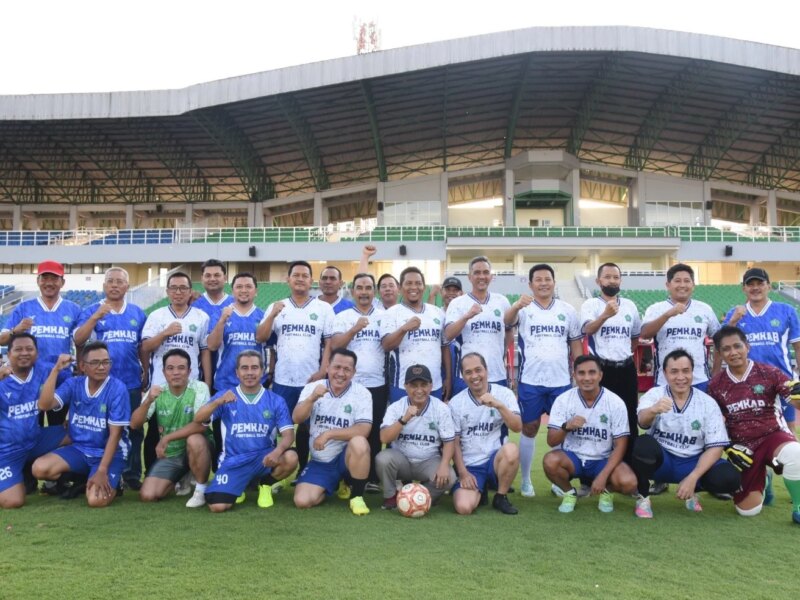 DPRD Sidoarjo Menang Sepak Bola Lawan Tim Bupati Subandi dengan Skor 3-1 di Gelora Delta – Detiktoday.com