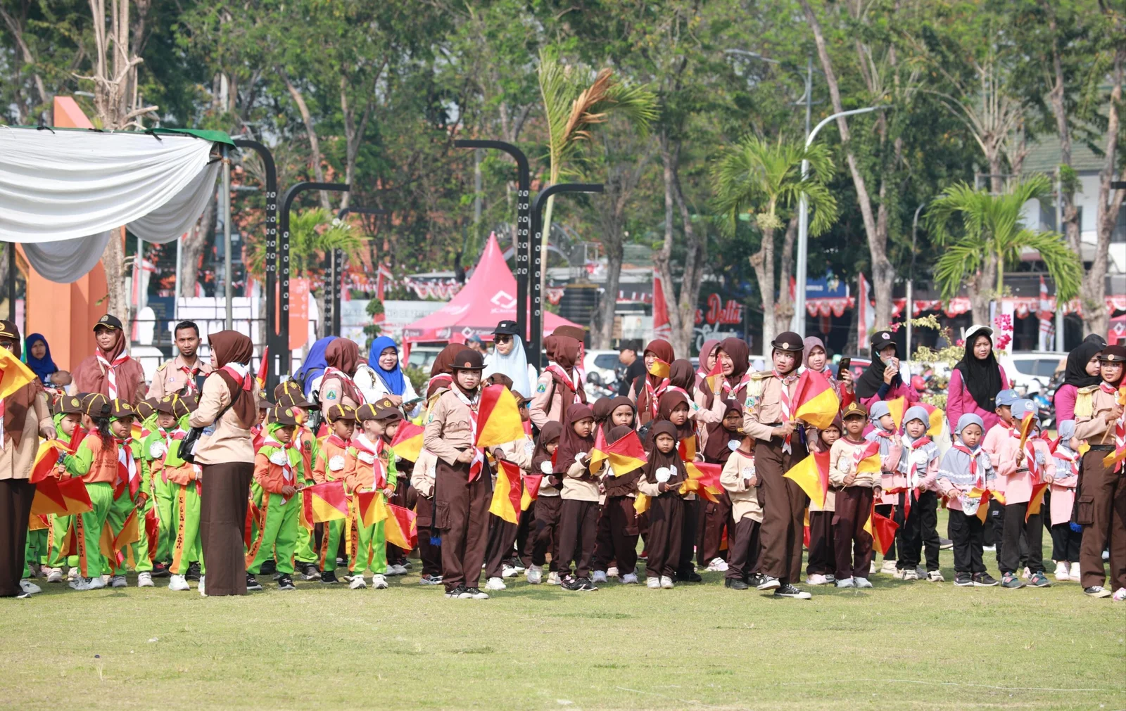 Anak Tak Cukup Hanya Pintar, Karakter Baik Harus Dibentuk Sejak Dini – Detiktoday.com