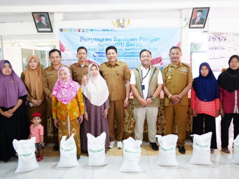 Bupati Subandi Pastikan Beras Layak dan Tepat Sasaran saat Salurkan Bantuan Pangan  di Sedati – Detiktoday.com