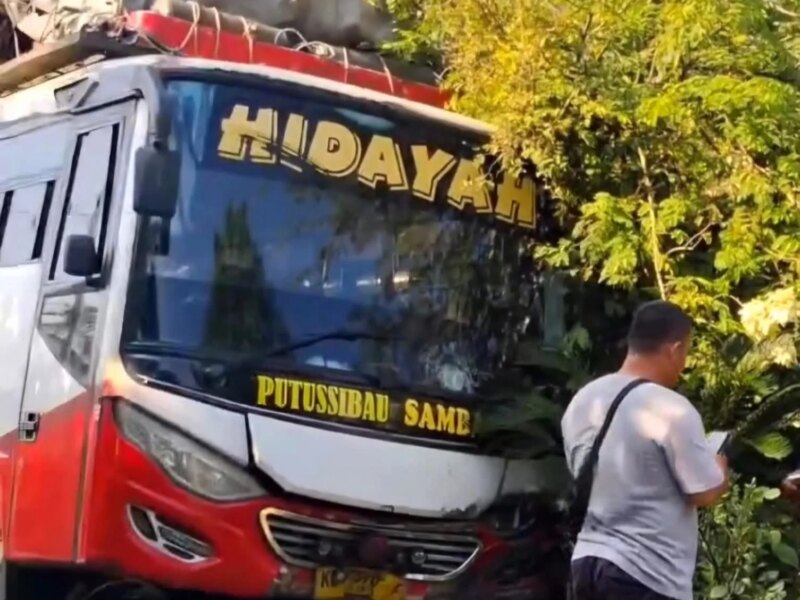Bus Perintis Terlibat Laka dengan Motor, 1 Ibu MD – Detiktoday.com