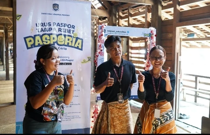Imigrasi Hadir di Betang, PASPORRIA Sapa Warga Dayak di Rumah Betang Sungai Utik – Detiktoday.com