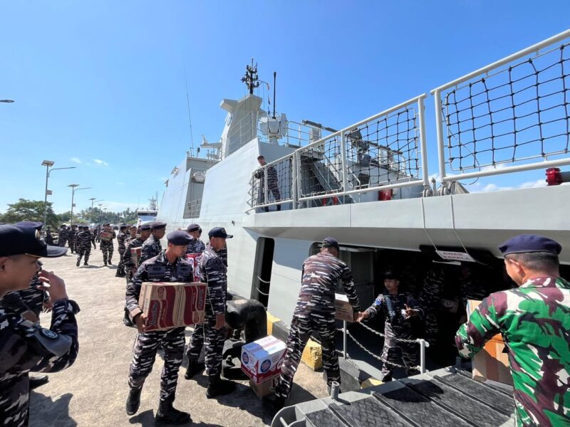Optimalkan Bantuan Untuk Korban Gempa NTT, TNI Kerahkan 1.265 Personel dan Salurkan 188 Ton Bantuan