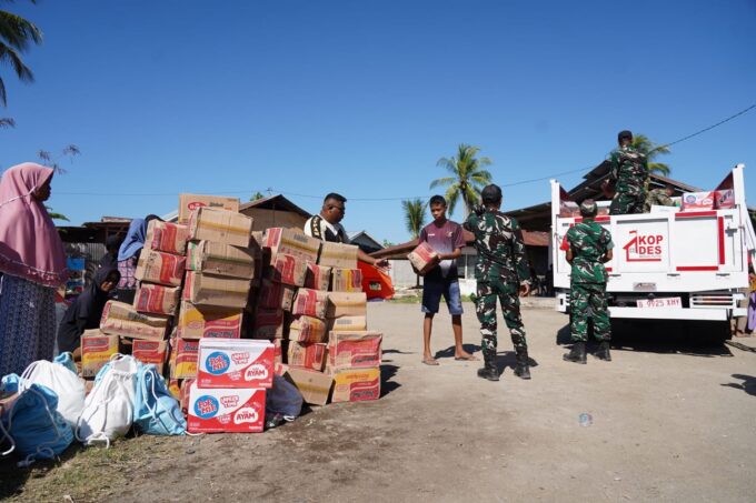 Hari Kedua Belas Penanganan Gempa NTT, TNI Kirim 925,638 Ton Bantuan
