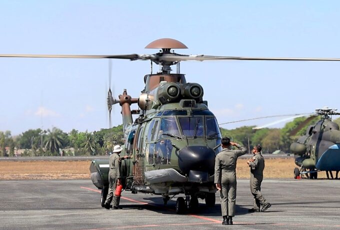 Pantau Dari Langit, Lanud Sjamsudin Noor Dukung Patroli Udara Helikopter Caracal TNI AU Dalam Penanganan Karhutla di Kasel