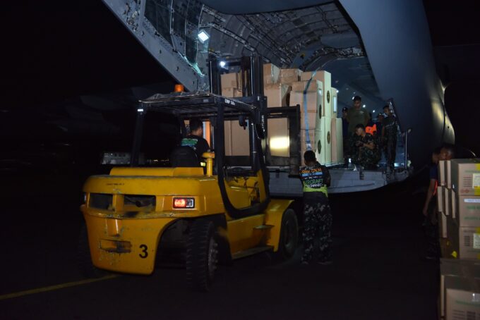 Hari Ketiga Belas Penanganan Gempa NTT, TNI Sudah Salurkan 946,923 Ton Bantuan