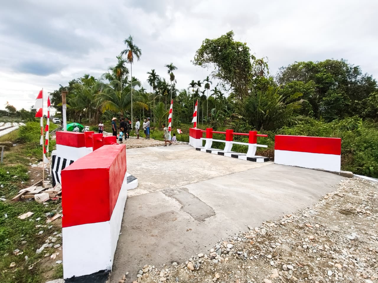 Kodim 1710/Mimika Rampungkan Jembatan Beton di Kelurahan Kamoro Jaya dan Wonosari Jaya