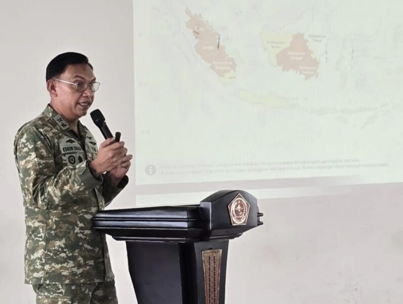 Tak Hanya Padamkan Api, TNI Perkuat Penanganan Karhutla Melalui Penyuluhan