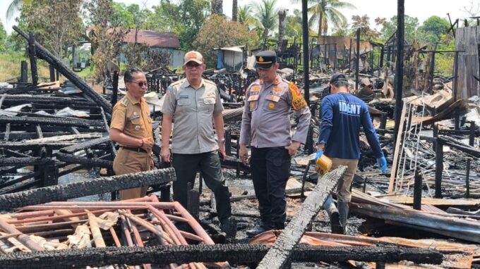 Dini Hari Mencekam di Palingkau Lama, Api Lahap 6 Rumah, Barak dan Gedung Bulu Tangkis