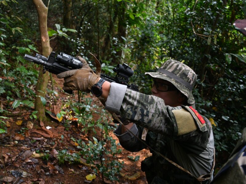 Latgabma Super Garuda Shield 2026 Marfor Lampung Gelar Latihan Menembak Sniper dan Jungle Survival
