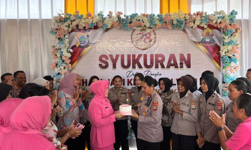 78 Tahun Mengabdi, Polwan Polres Fakfak Teguhkan Semangat Pelayanan Humanis – Detiktoday.com