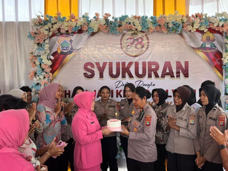 78 Tahun Mengabdi, Polwan Polres Fakfak Teguhkan Semangat Pelayanan Humanis – Detiktoday.com