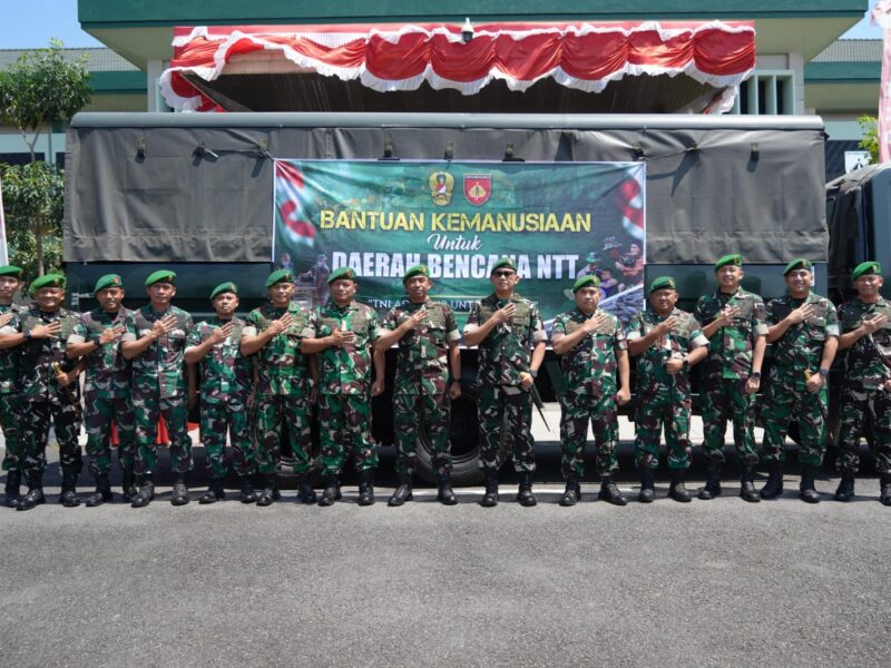 Pangdam IV/Diponegoro Pimpin Pemberangkatan Bantuan Kemanusiaan untuk Korban Gempa NTT