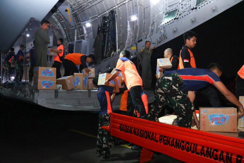 Hari Ketujuh Belas Penanganan Gempa NTT, TNI Salurkan 1.032,921 Ton Bantuan