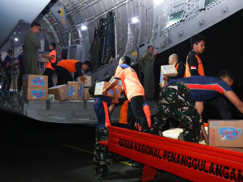 Hari Ketujuh Belas Penanganan Gempa NTT, TNI Salurkan 1.032,921 Ton Bantuan